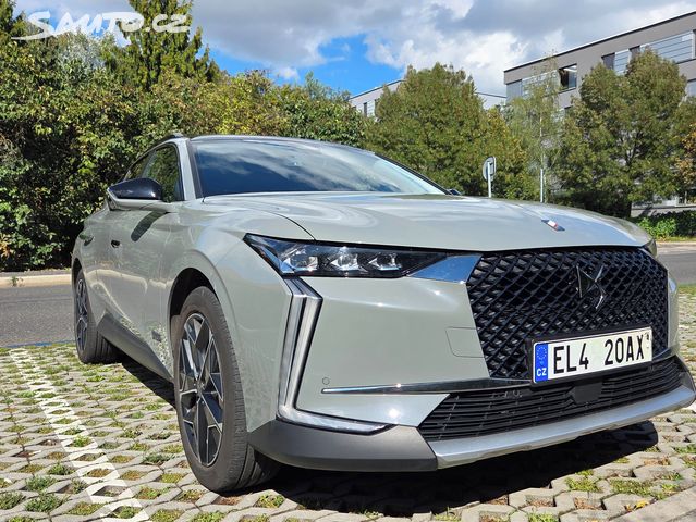 DS 4